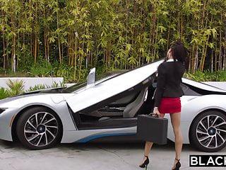 Schwarze weisse Frau liebt schwarze Schwänze