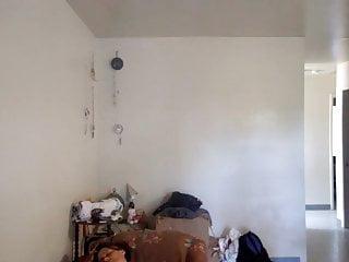 Heimatlose Fotze als Gespielin auf meiner Couch gefilmt