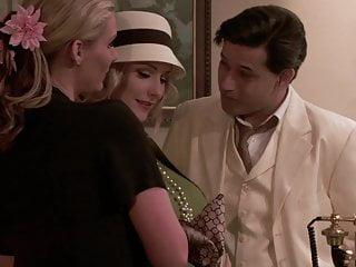 Geile Schlampen werden hart in der hündchenstellung gefickt