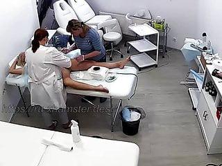 Im Salon in den Arsch gefickt