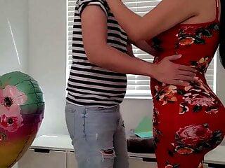 Geile Milf wird von hinten gefickt