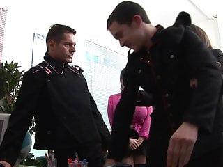 Heisse Frau mit Riesentitten fickt ihren Boss