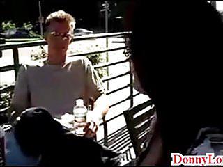 Schwarzer Hengst besorgt es dieser Milf