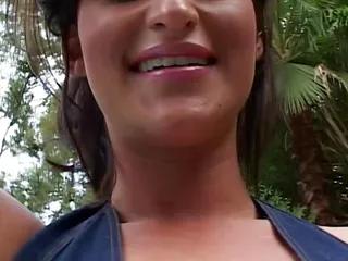 Diese Milf ist verrückt nach seinem großen schwarzen Penis